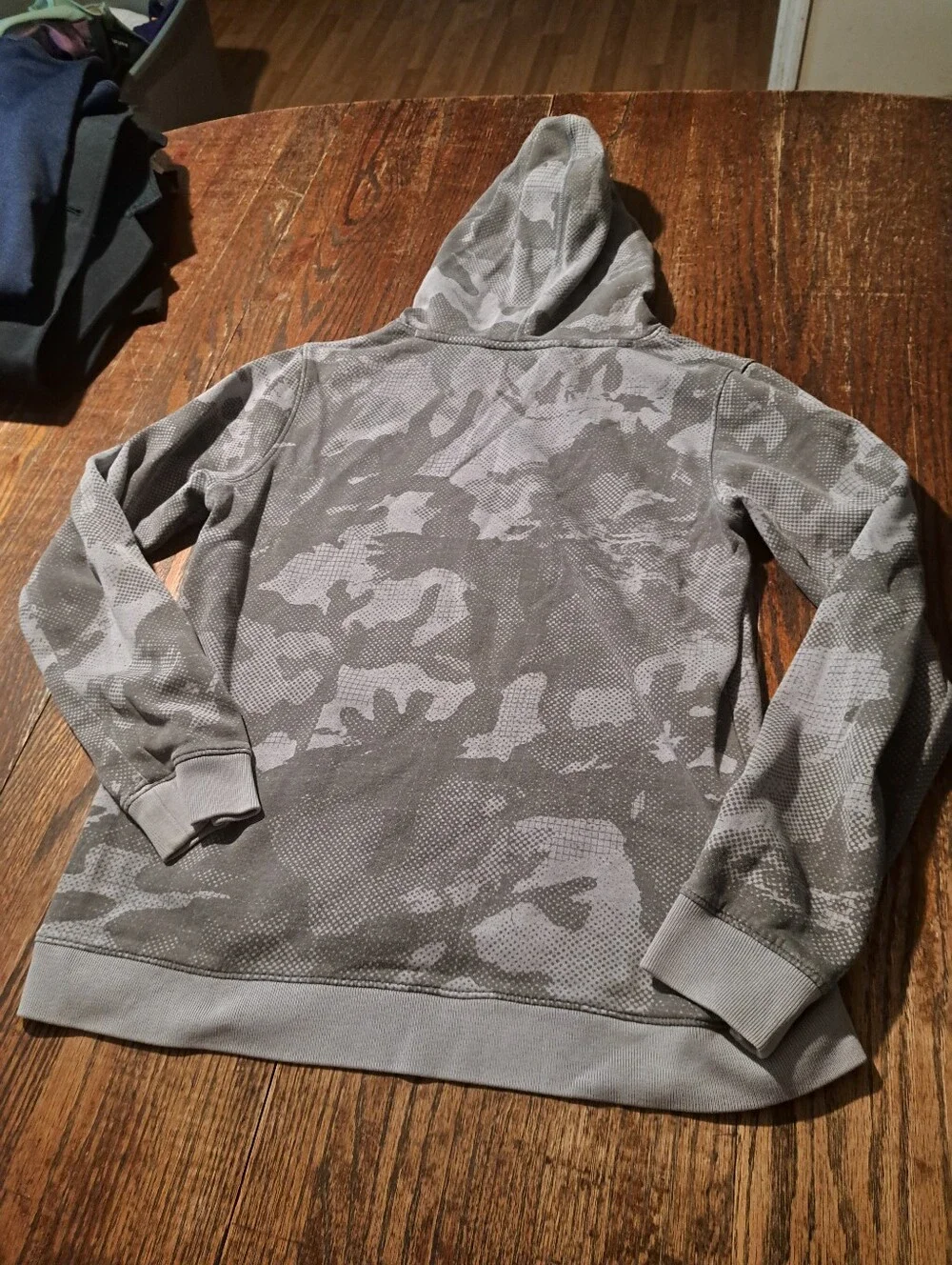 XL YXL Under Armour Grey Long Sleeve Pullover Hoodie Fleece Hooded